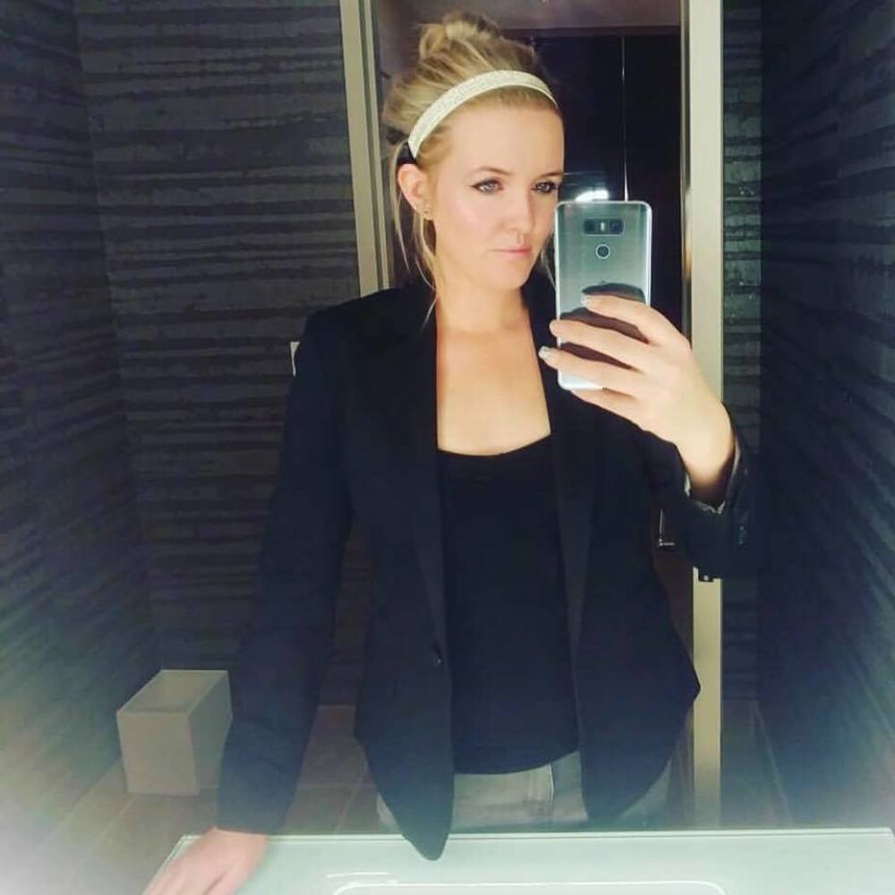 Meet your Posher, Chloe
